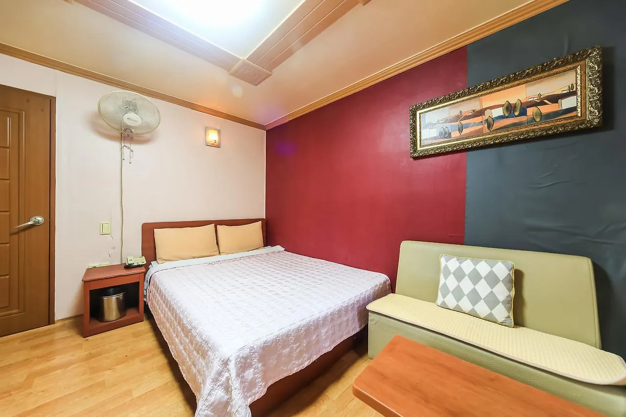 Nampo One Motel Busan 2*,  South Korea